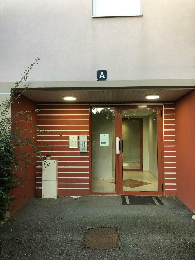 Aoste Appartement Au Milieu Des Lacs, Au Bord Du Guiers מראה חיצוני תמונה
